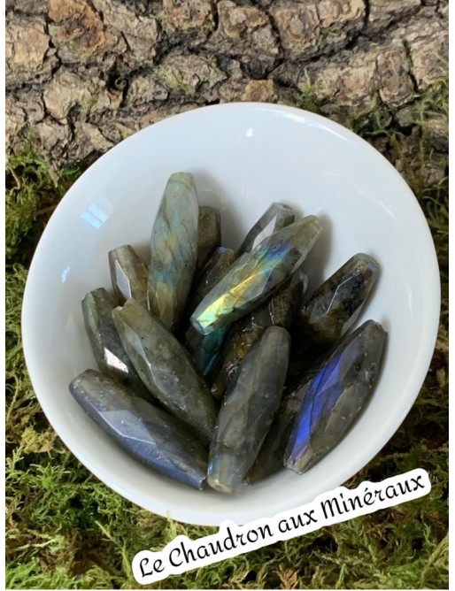 ?Labradorite 10X30mm cylindre facettées à l'unité